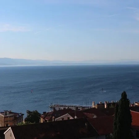 Komel I Apartment Opatija