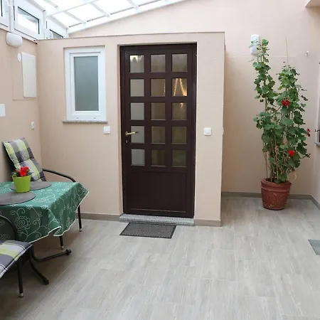 Apartment Komel I